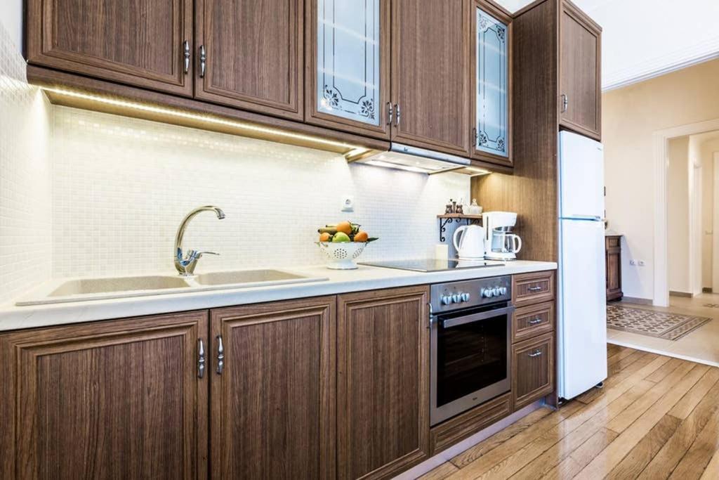Neoclassical Apartment With 3 Bedrooms In El Pireo Exterior foto